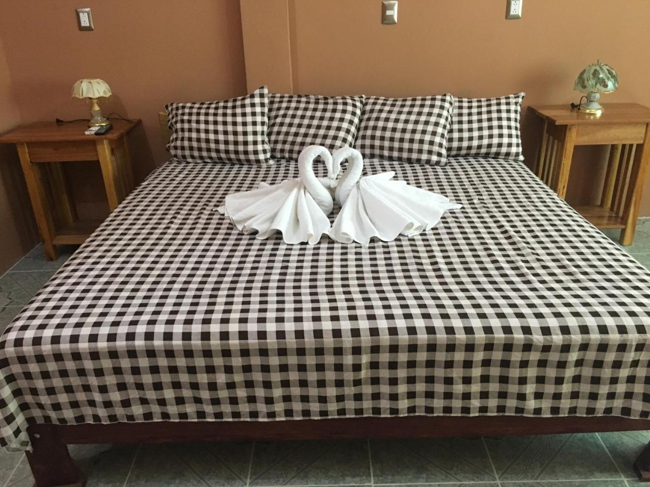 Sarteneja Inn Екстер'єр фото