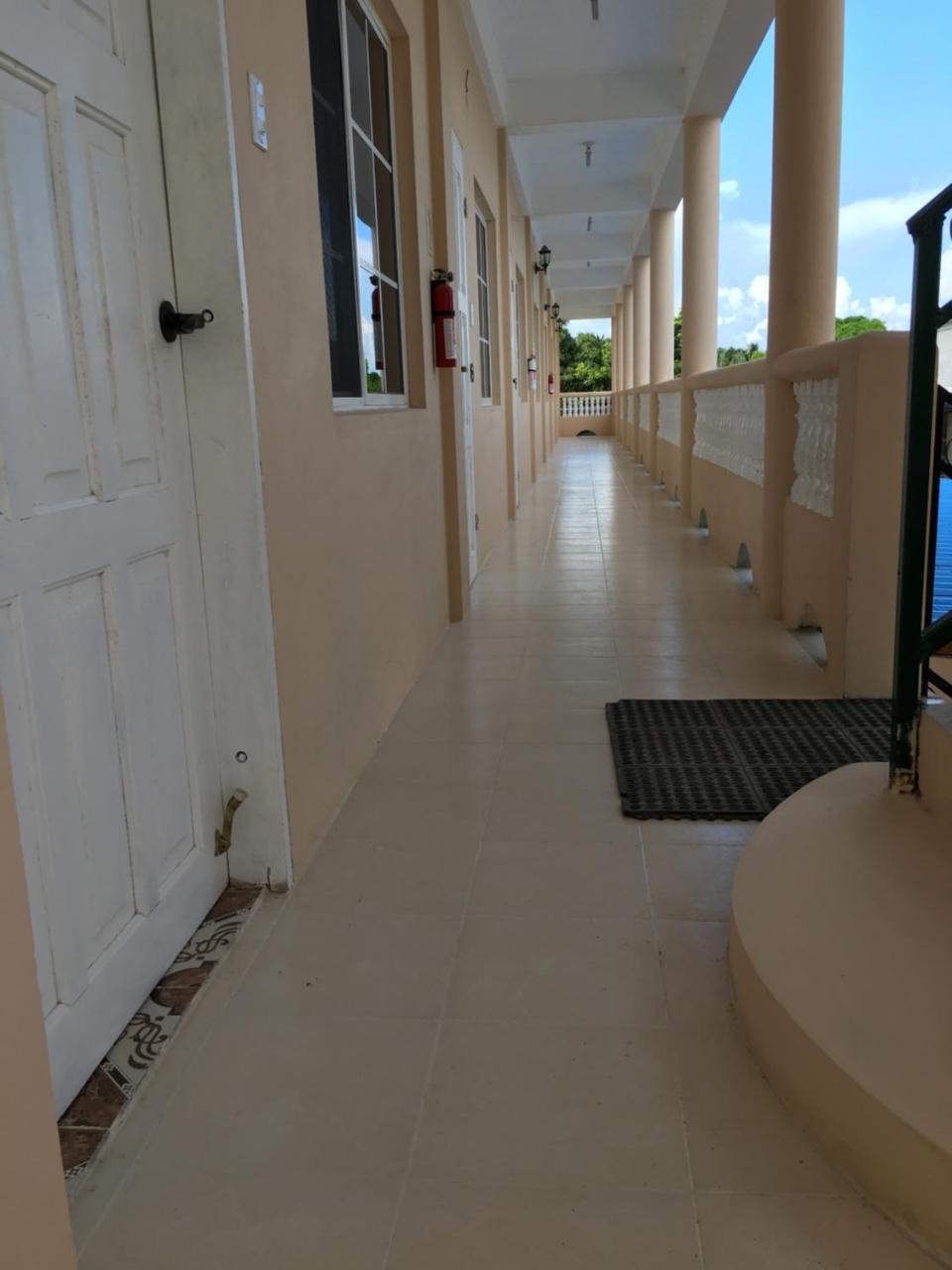 Sarteneja Inn Екстер'єр фото
