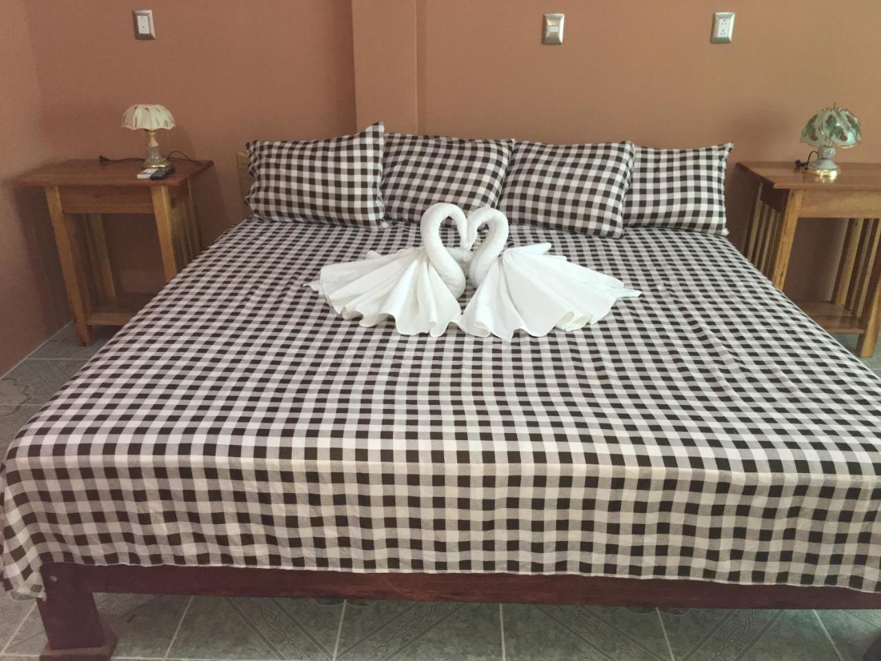 Sarteneja Inn Екстер'єр фото